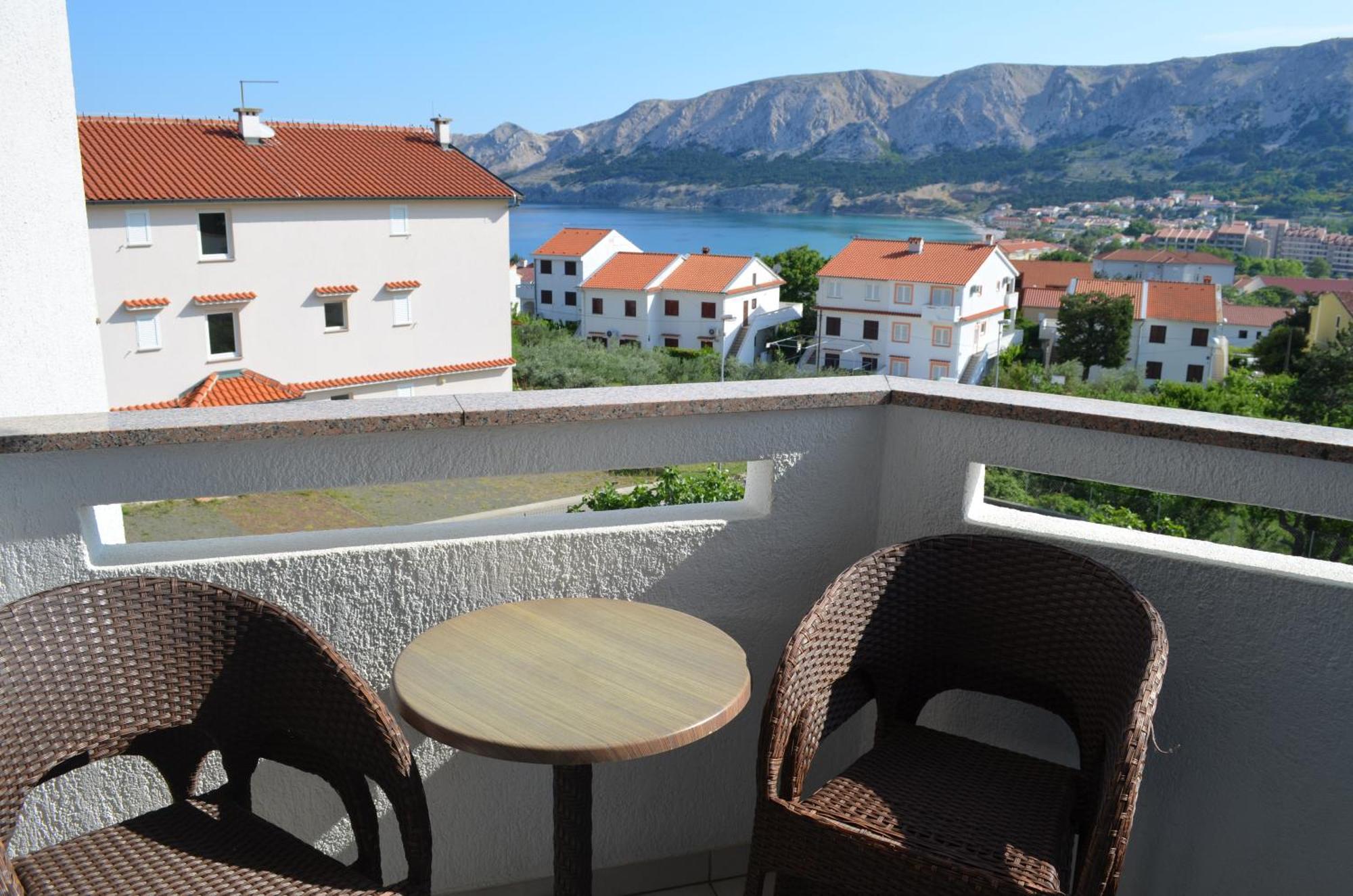 Apartments Leticia I Baška Exterior foto